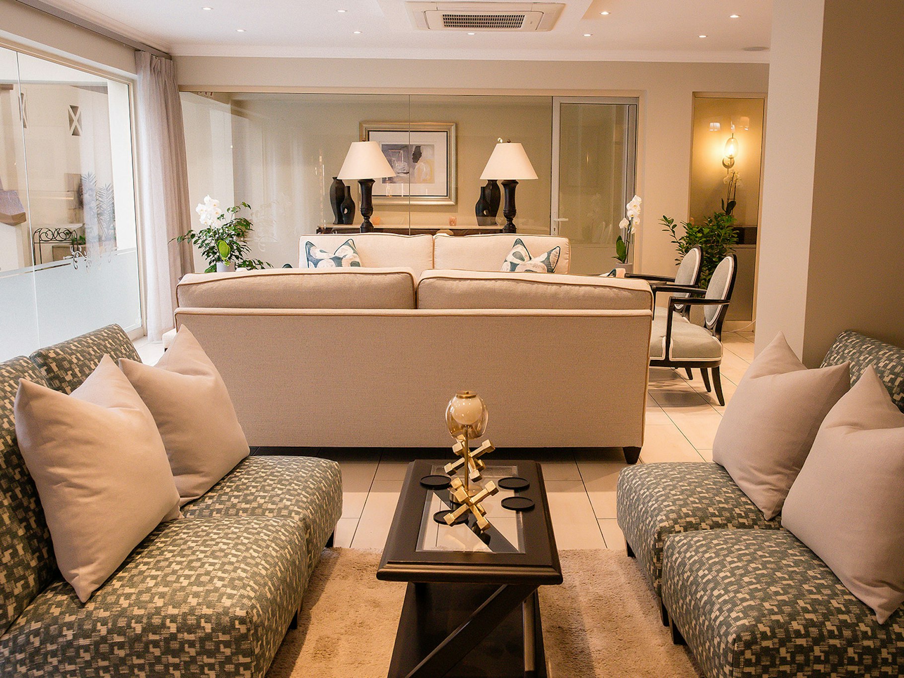 10 2nd Avenue Boutique Hotel 31/56