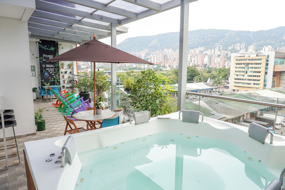 Sixtina Plaza Hotel 34/65