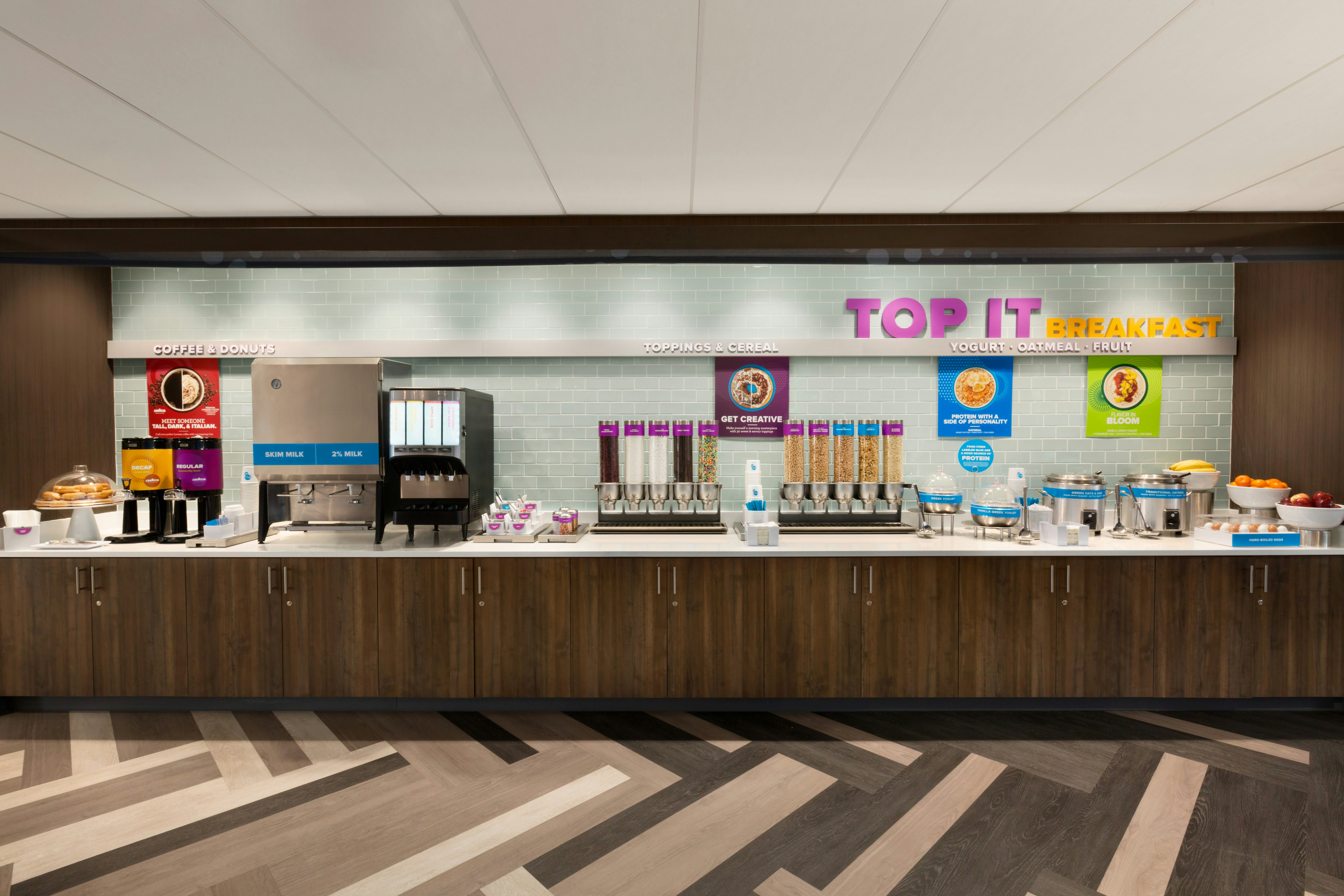 Lobby at TRU BY HILTON CHEYENNE, CHEYENNE - WY