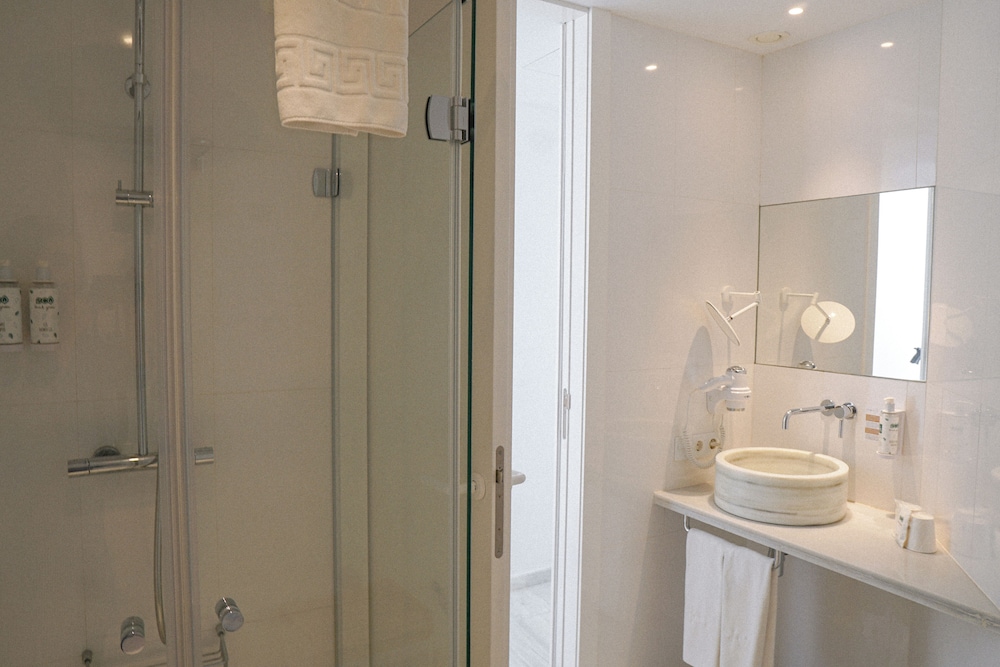 Room, Queen Bed, Sea Front, Balcony، Hotel Aromar 6/6