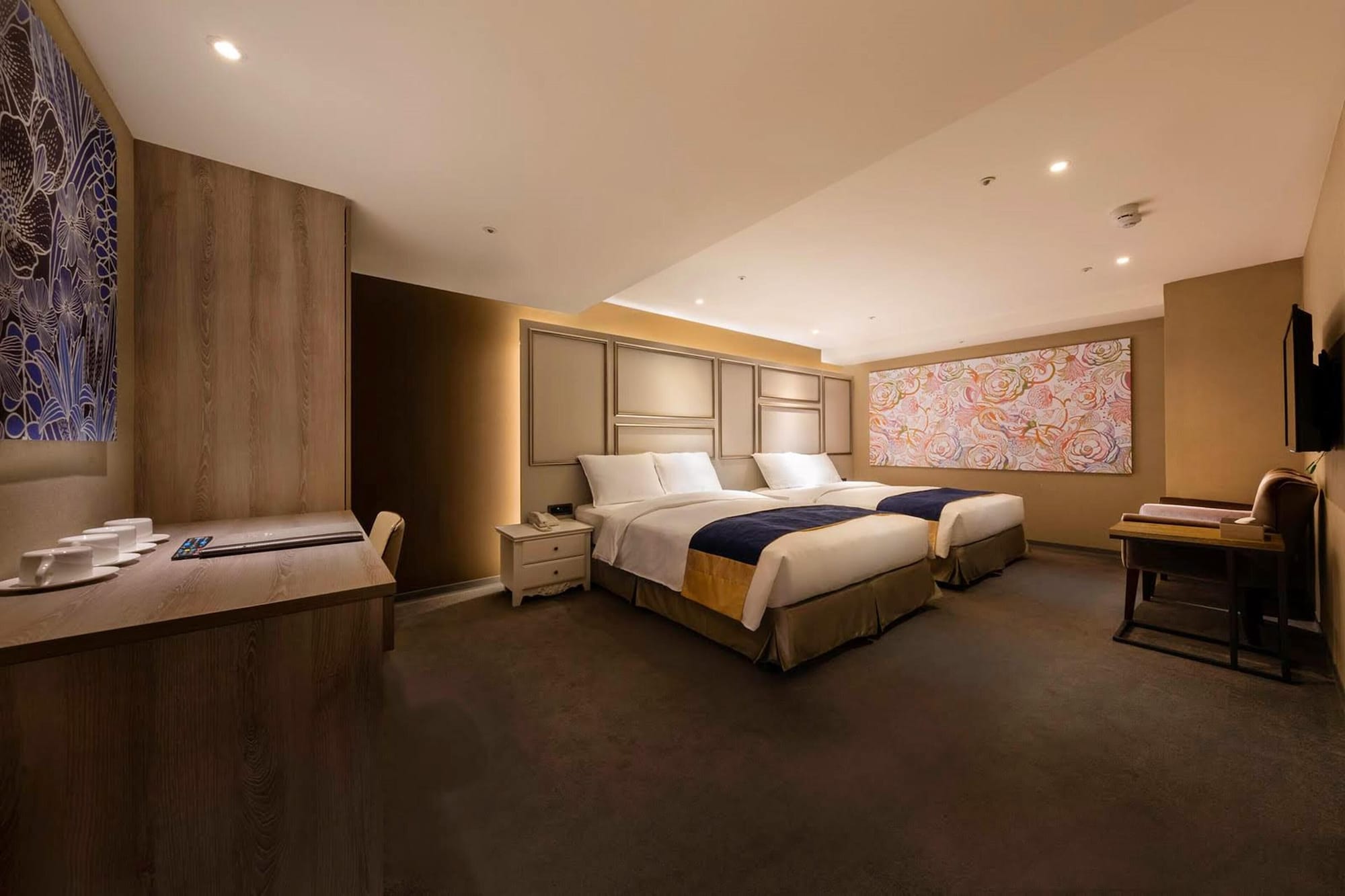 STANDARD, QUADRUPLE, 2 QUEEN BEDS, NO WINDOW