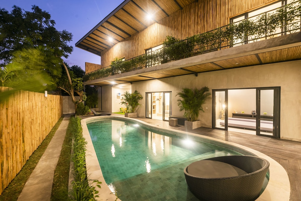 Canggu Dream Studios and Villas 45/48