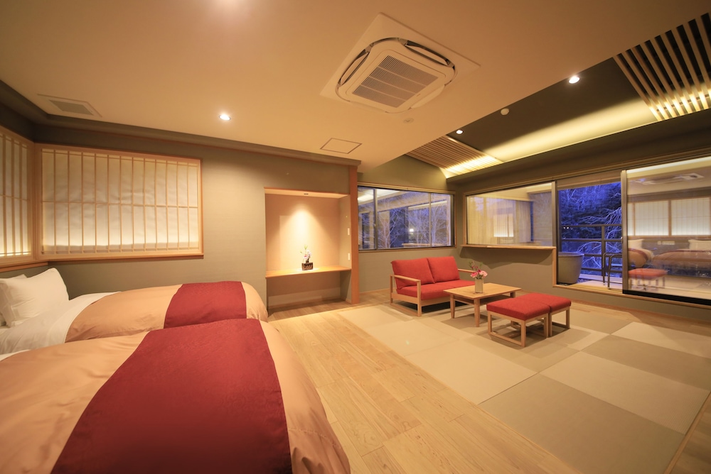 Hakone Fuga - Adults Only 36/50