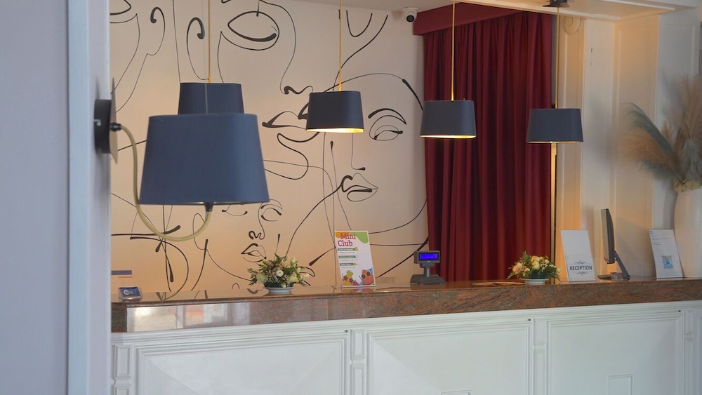 Bajamar Beach Hotel 7/49