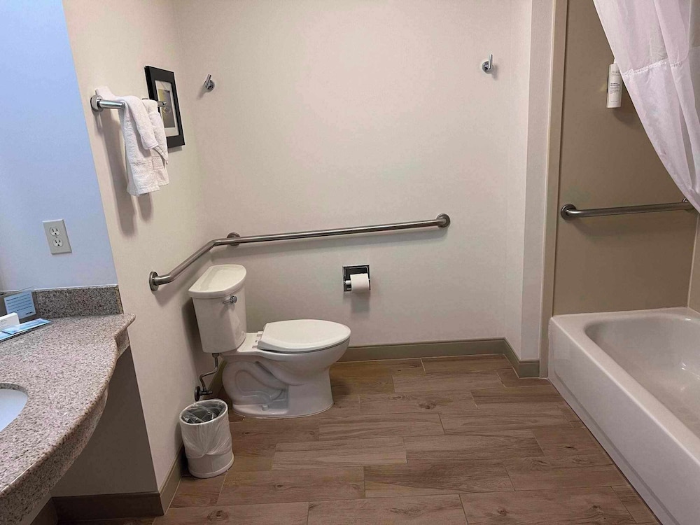 Summit Suites 30/34