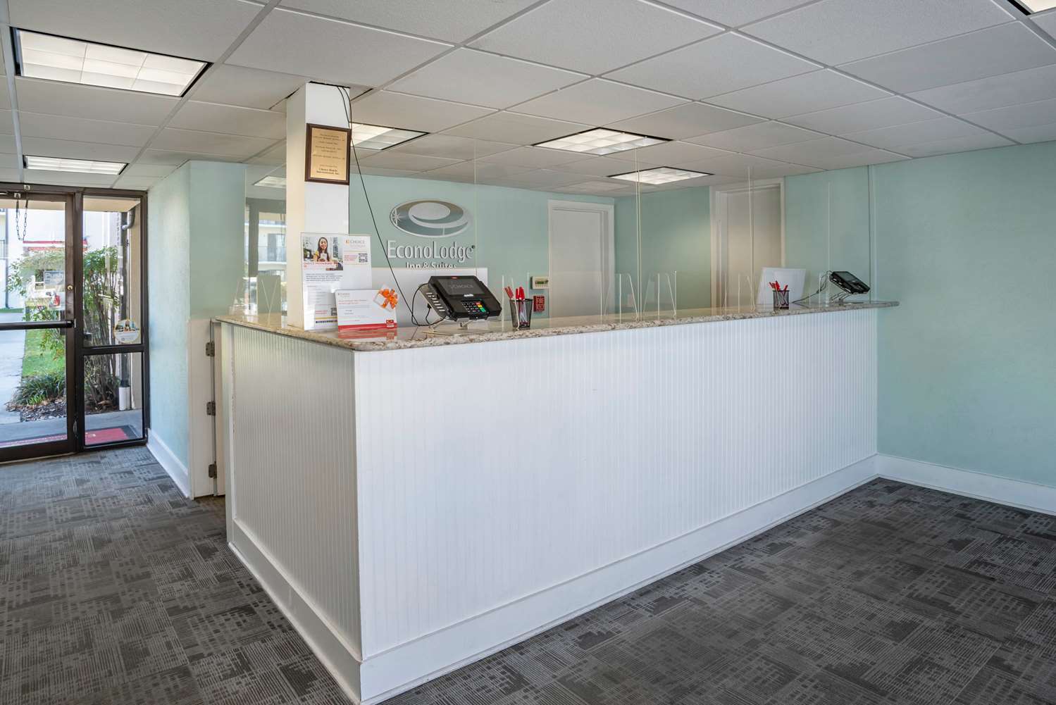 Econo Lodge Inn and Suites Resort Rehoboth Beach 7/42