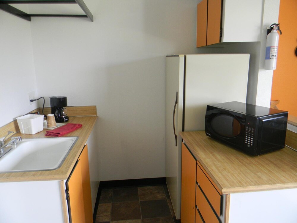 Kennewick Suites 23/58