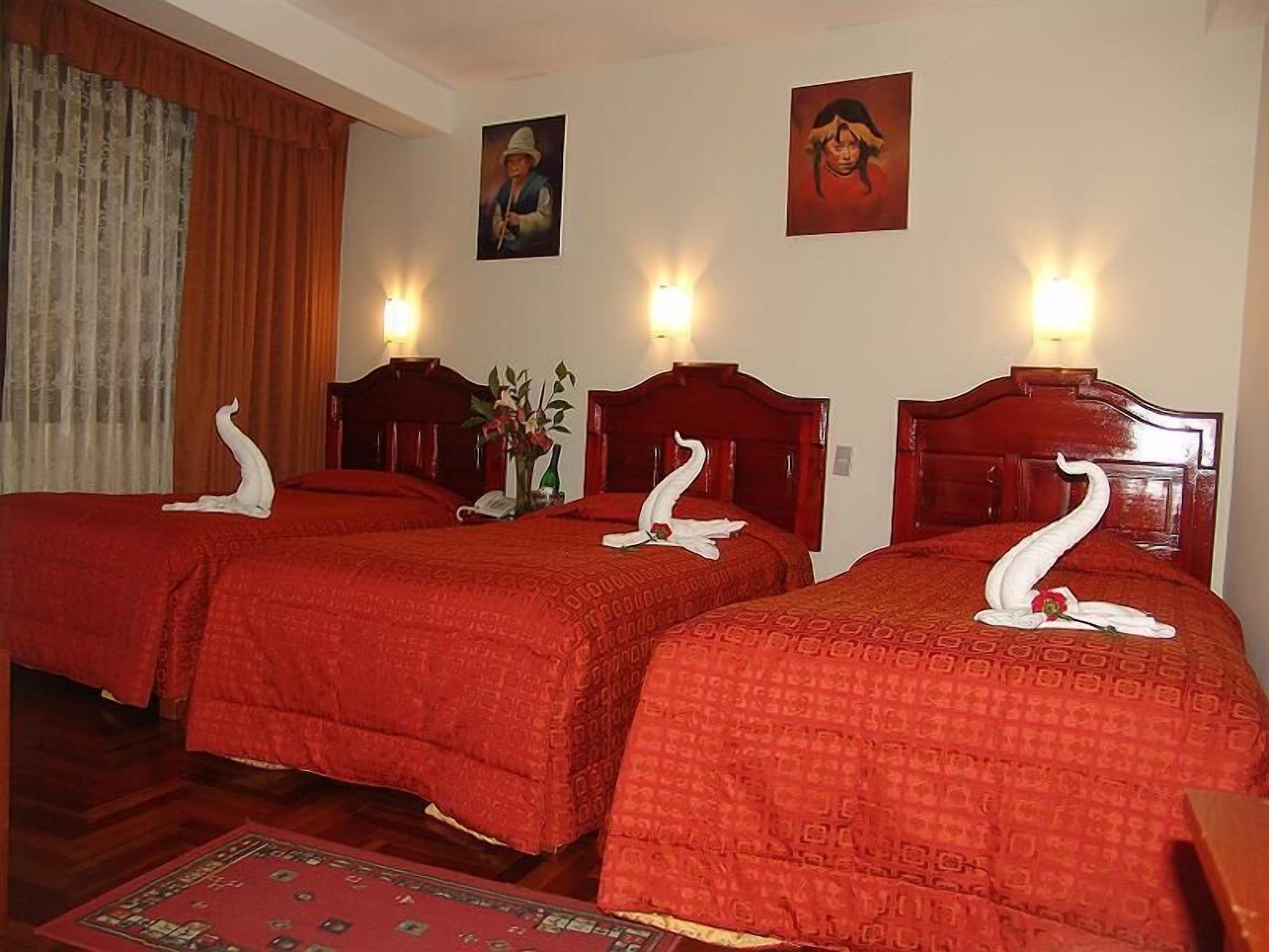 ROOM, QUADRUPLE