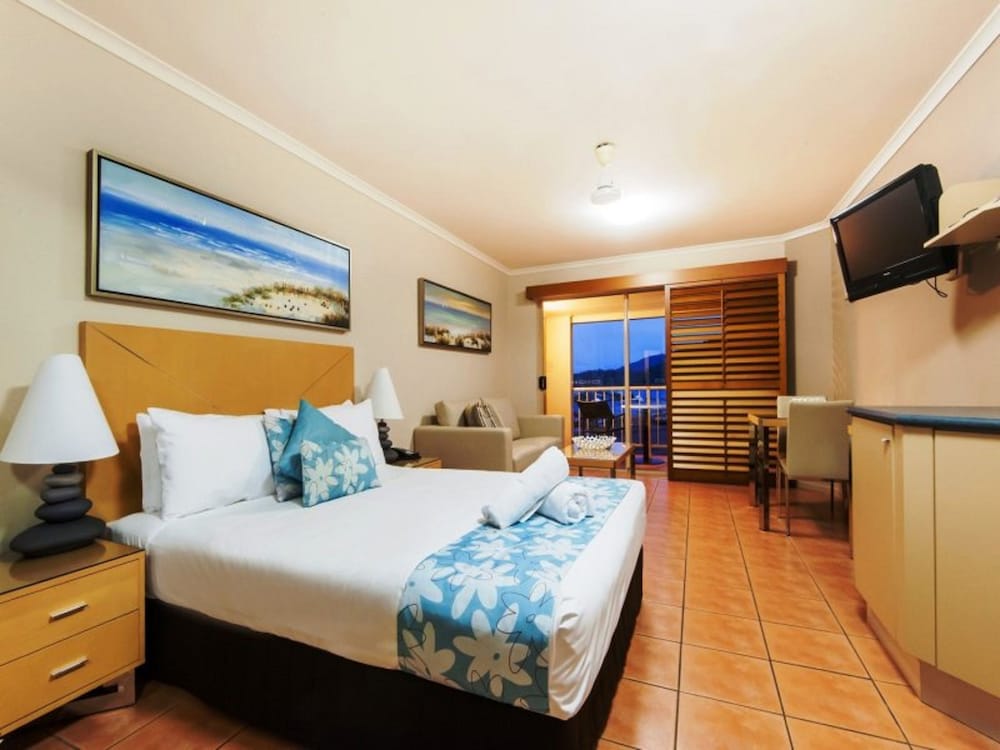 STUDIO, APARTMENT, BAY VIEW