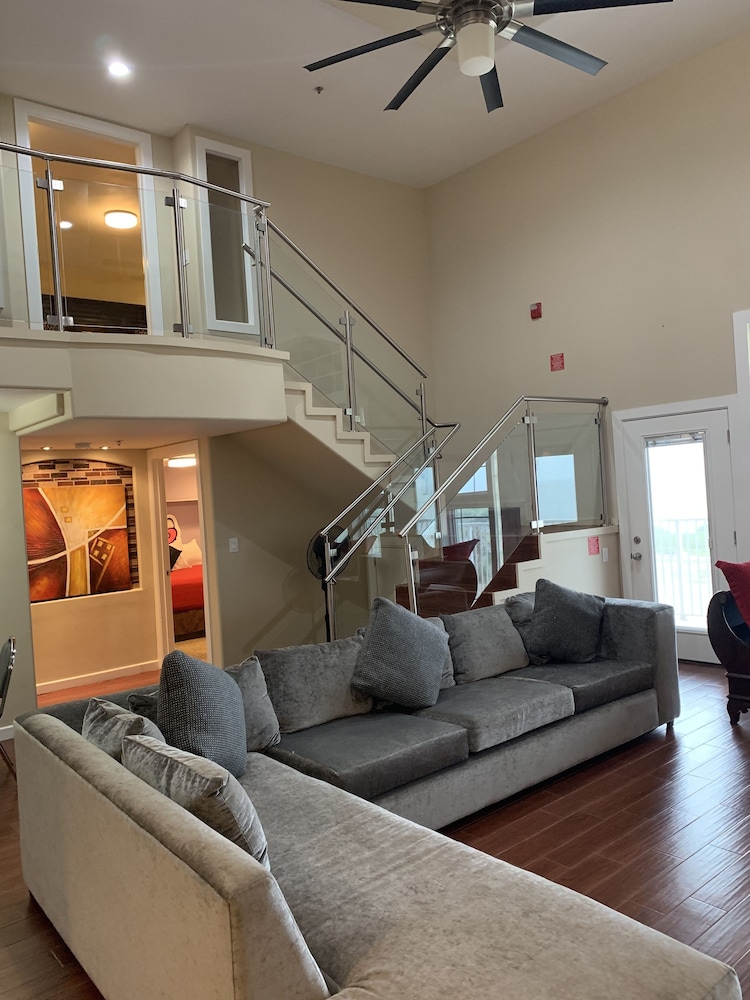 Blue Bay Inn Suites 23/34
