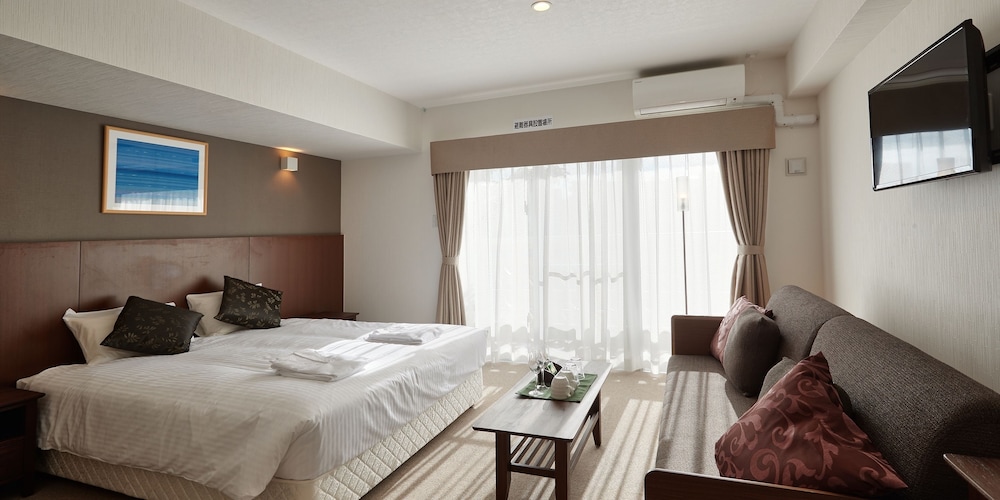 Condominium, Queen Bed, Sofa