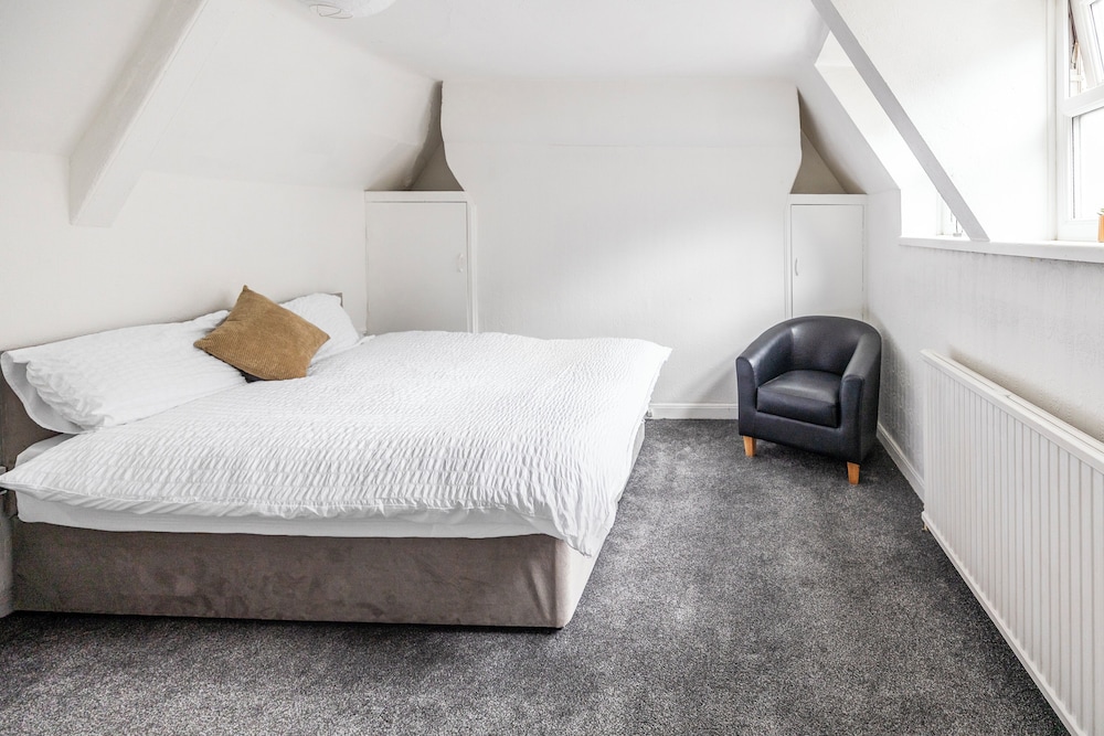 OYO A Better Night Hotel Limited 16/50