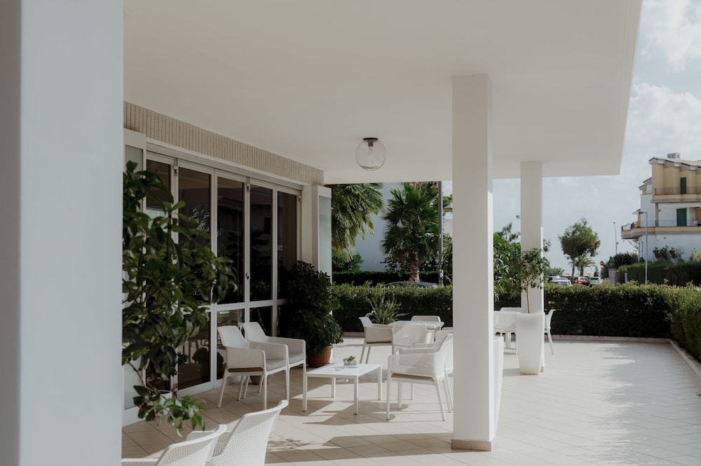 Hotel Caravel 16/18