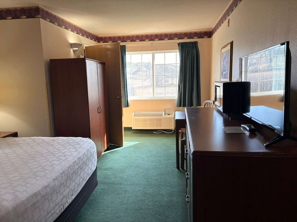 Fairbridge Inn & Suites Miles City 15/47