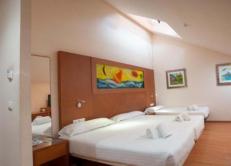 Standard, 2 Double Beds, Attic