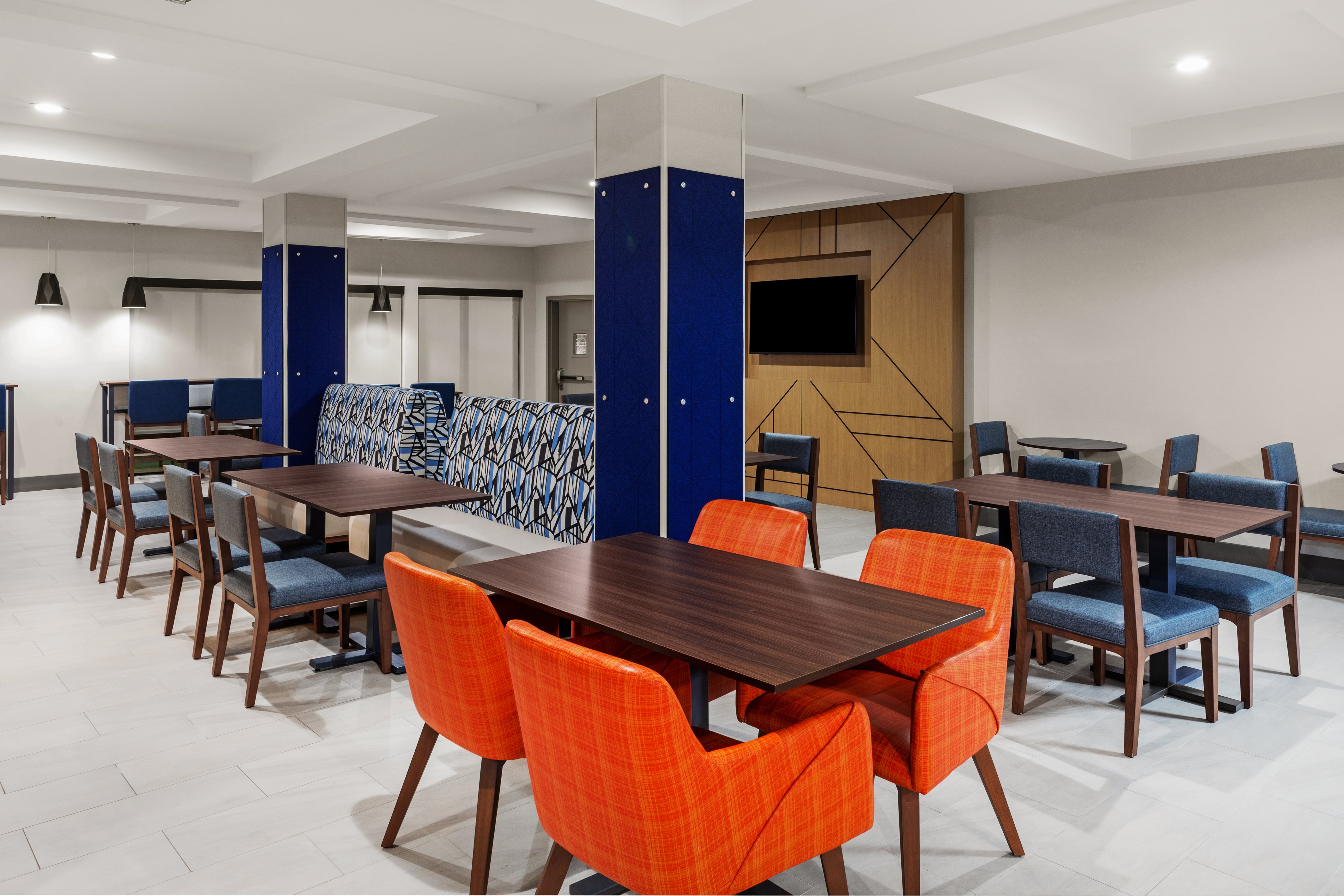 Holiday Inn Express Suites San Antonio Se By At T Center 52/73