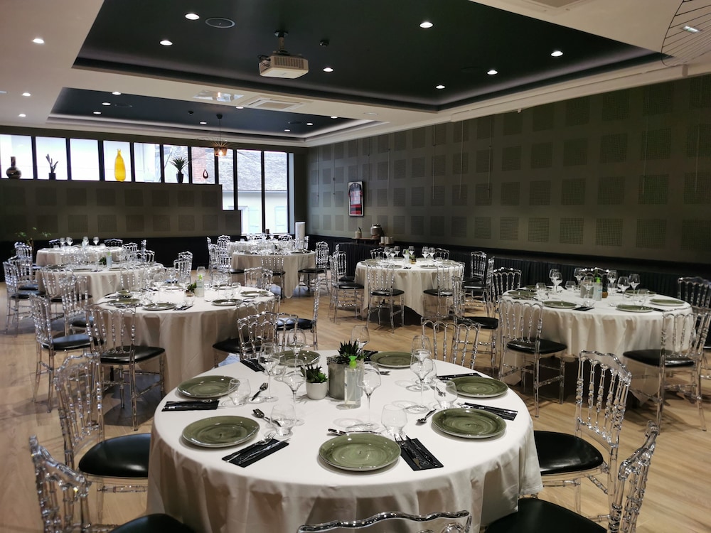 Adonis Brive Grand Hotel 22/33