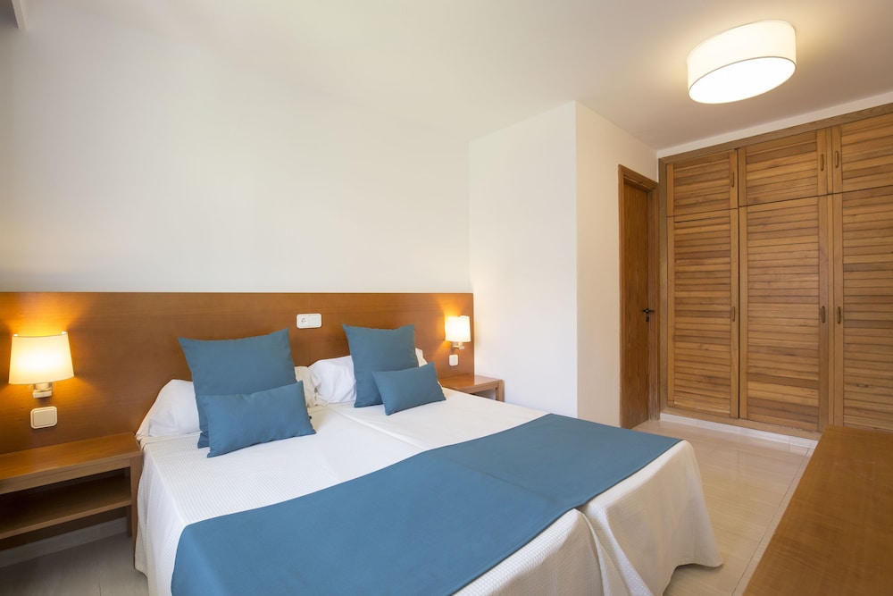 Las Velas Apartments 7/57