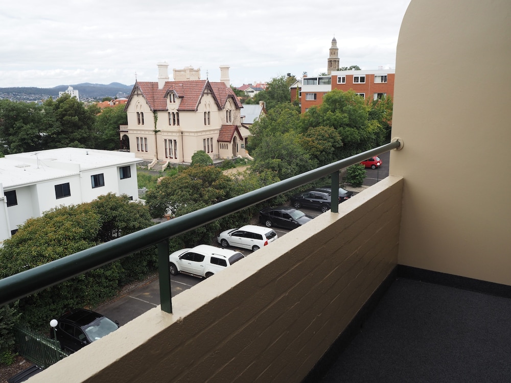 St Ives Apartments 53/56