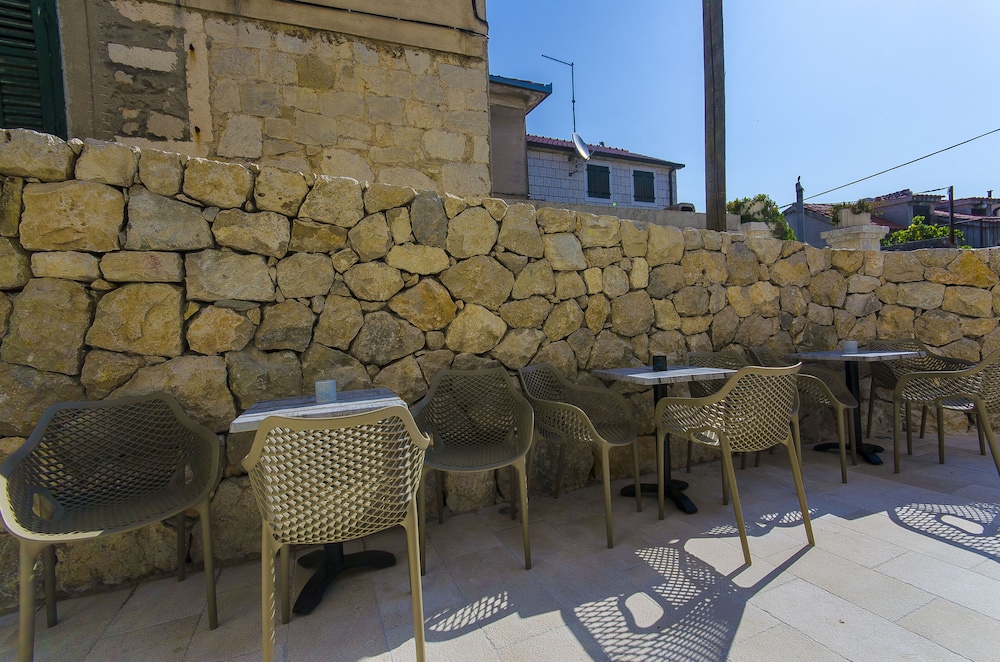 Hostel Dvor 21/44