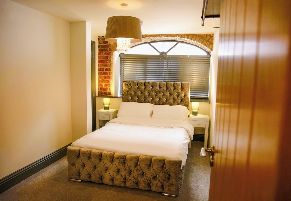 The George Wright Boutique Hotel, Bar & Restaurant 11/44
