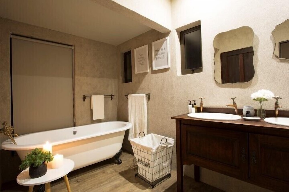 Mount High Luxury Country House 36/37