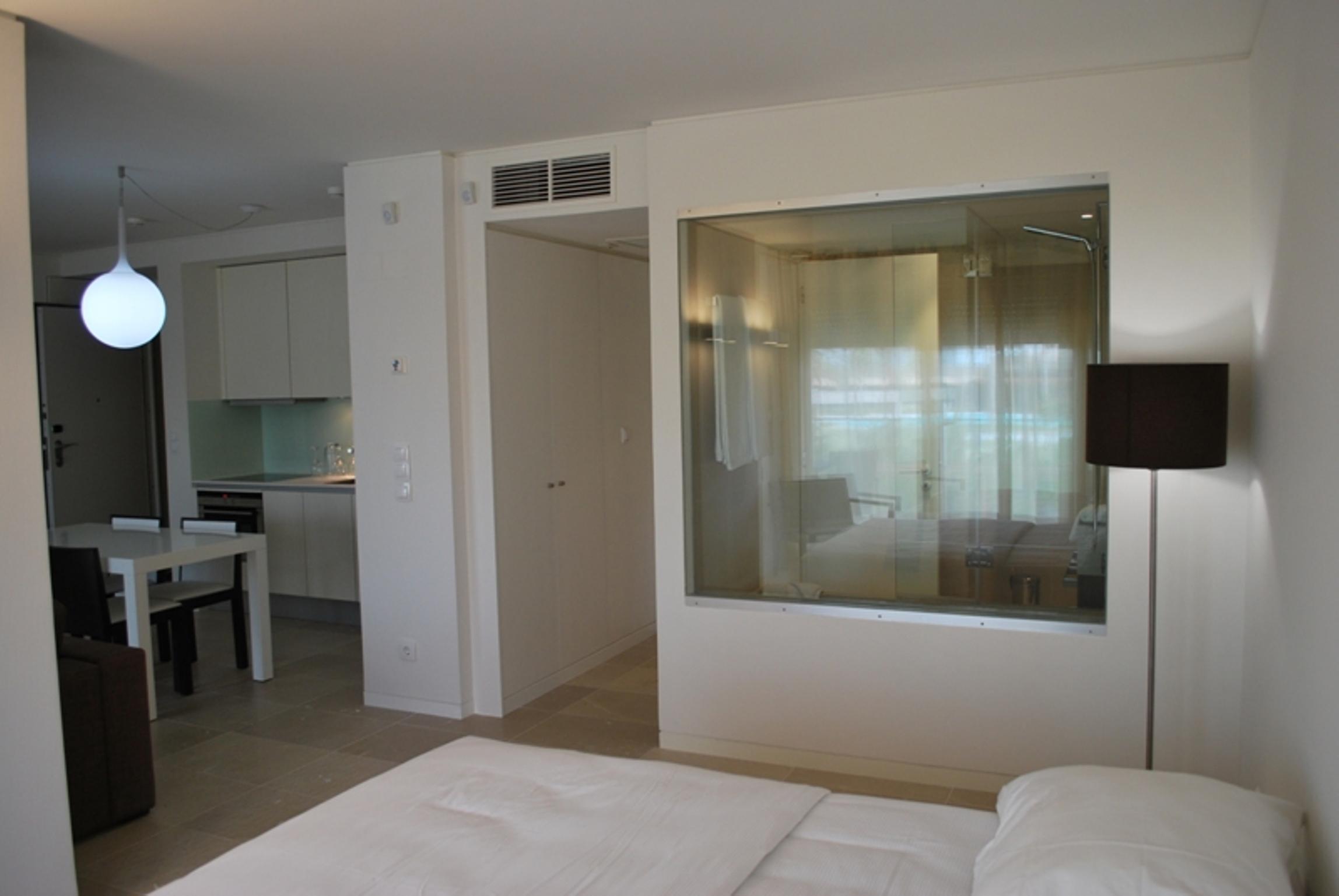 Studio, Apartment