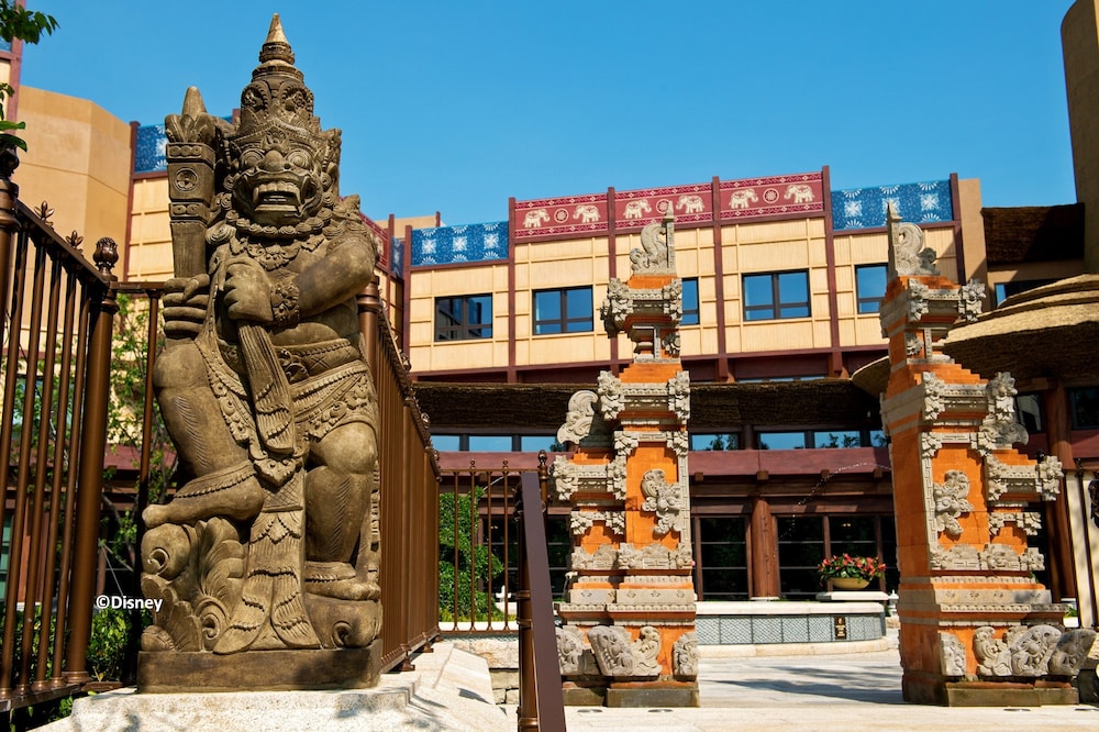 Disney Explorers Lodge 7/57
