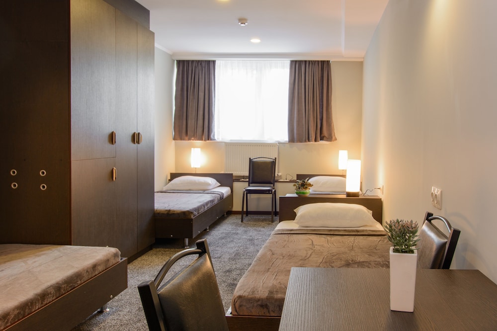 Hotel Reverence 14/35
