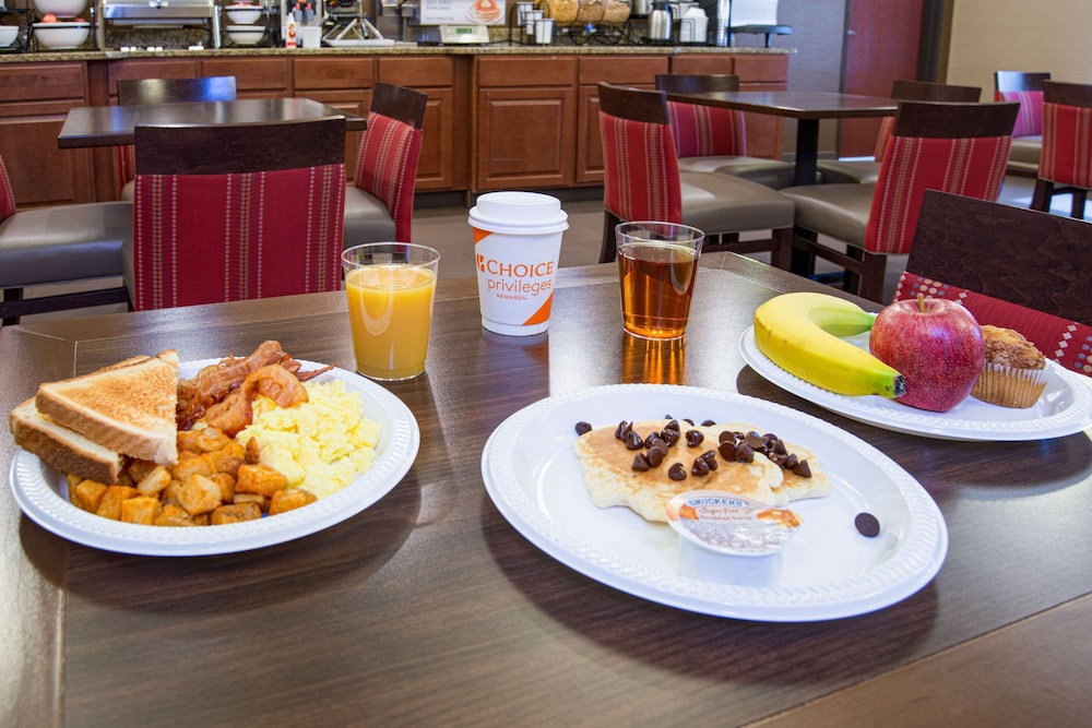 Comfort Inn Naugatuck-Shelton, CT 19/24