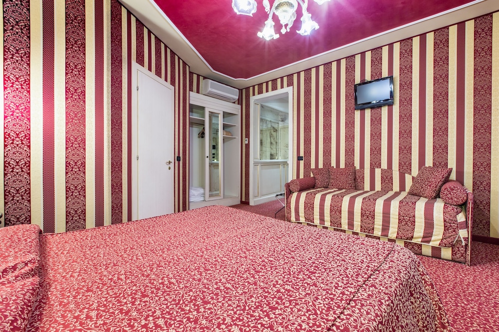 Hotel Alcyone 37/63