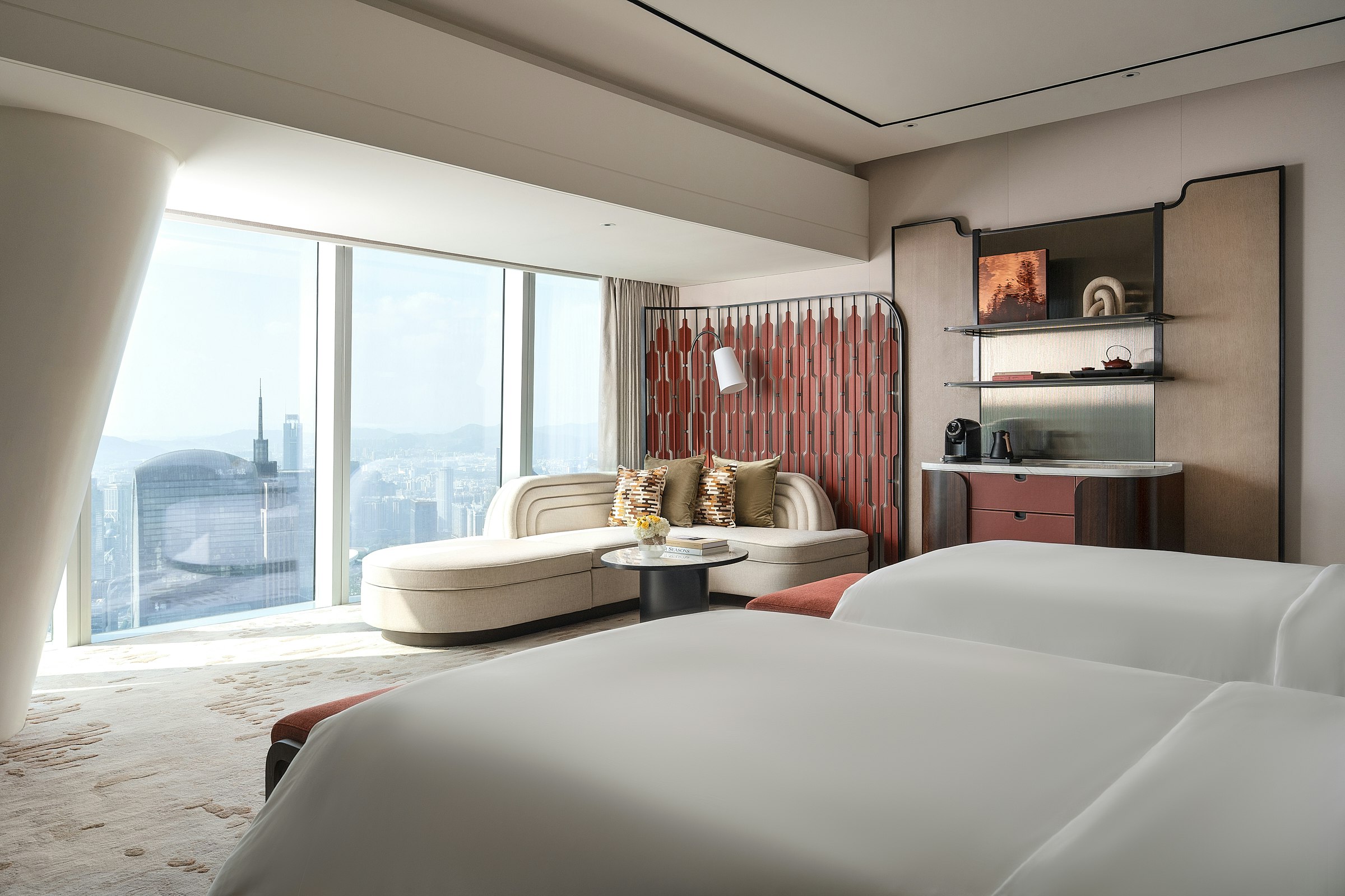 SKYLINE, 2 DOUBLE BEDS, CITY VIEW