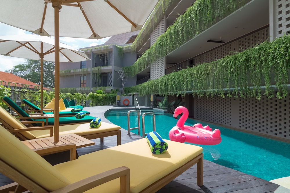 Beachwalk Residence 33/50