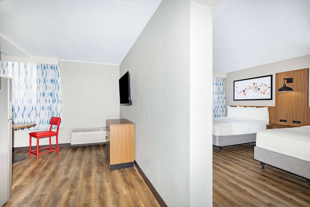 Hawthorn Suites by Wyndham Wichita Airport 31/44