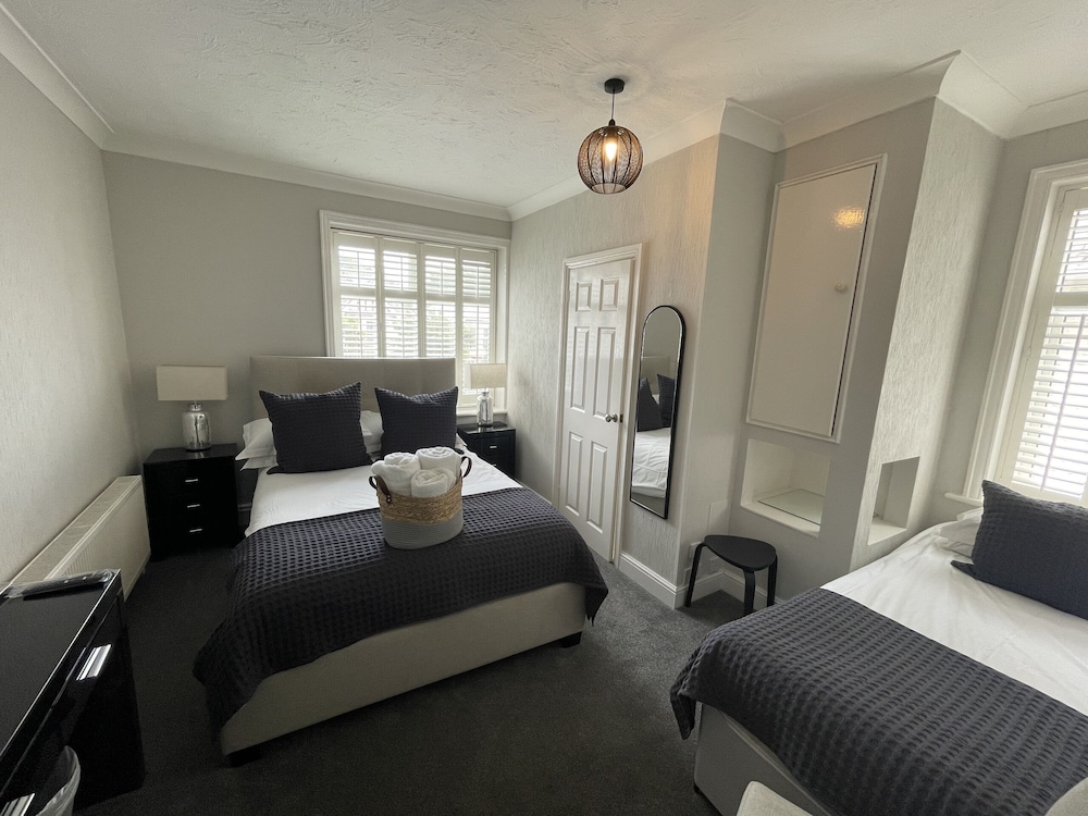 Room, Double Bed