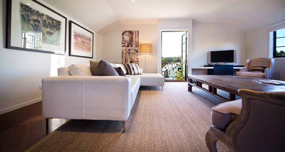 Mineral Springs Hotel 30/50