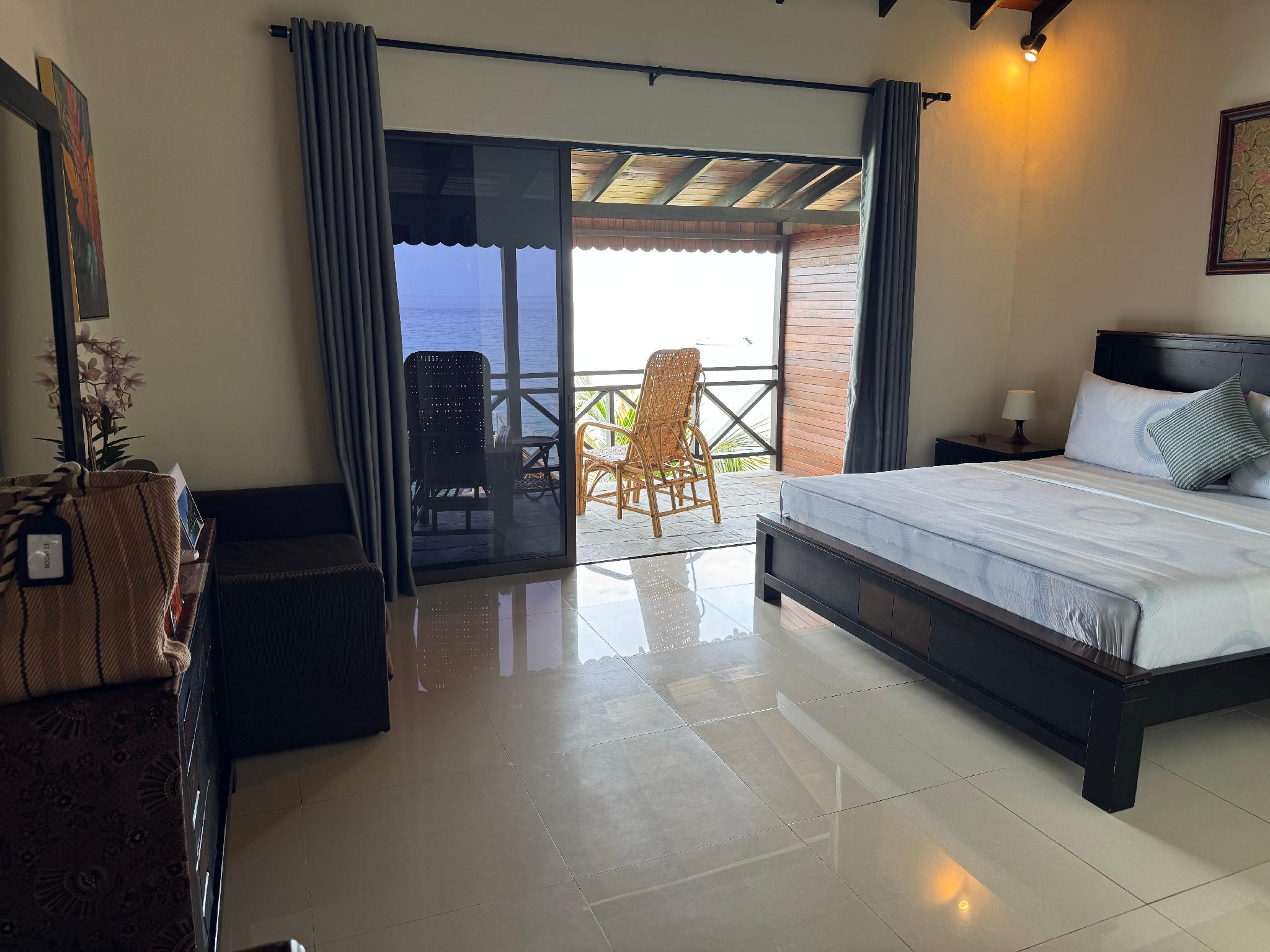 Sea Breeze, Deluxe, King Bed