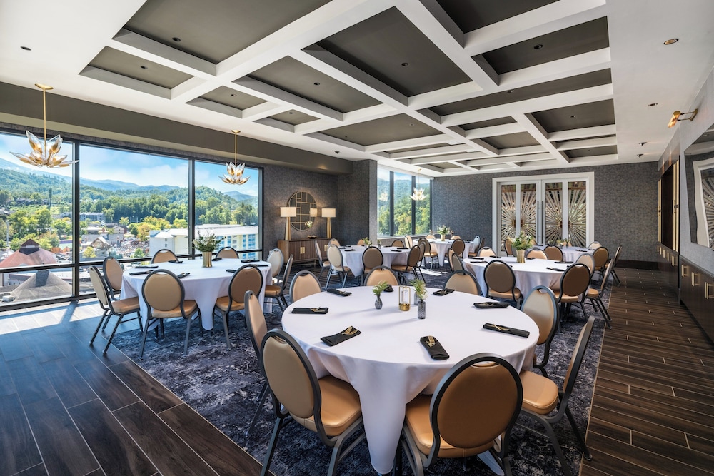 Hotel Indigo Gatlinburg Downtown by IHG 40/50