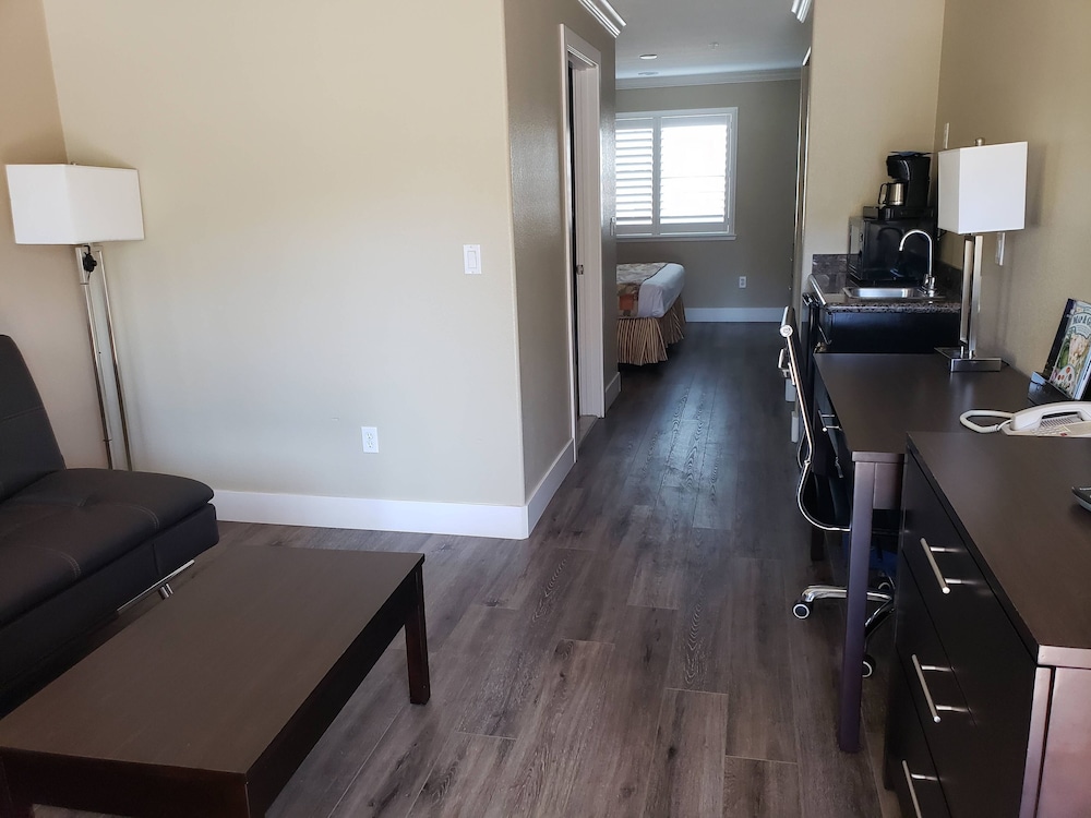 Fairview Inn And Suites Healdsburg 46/65