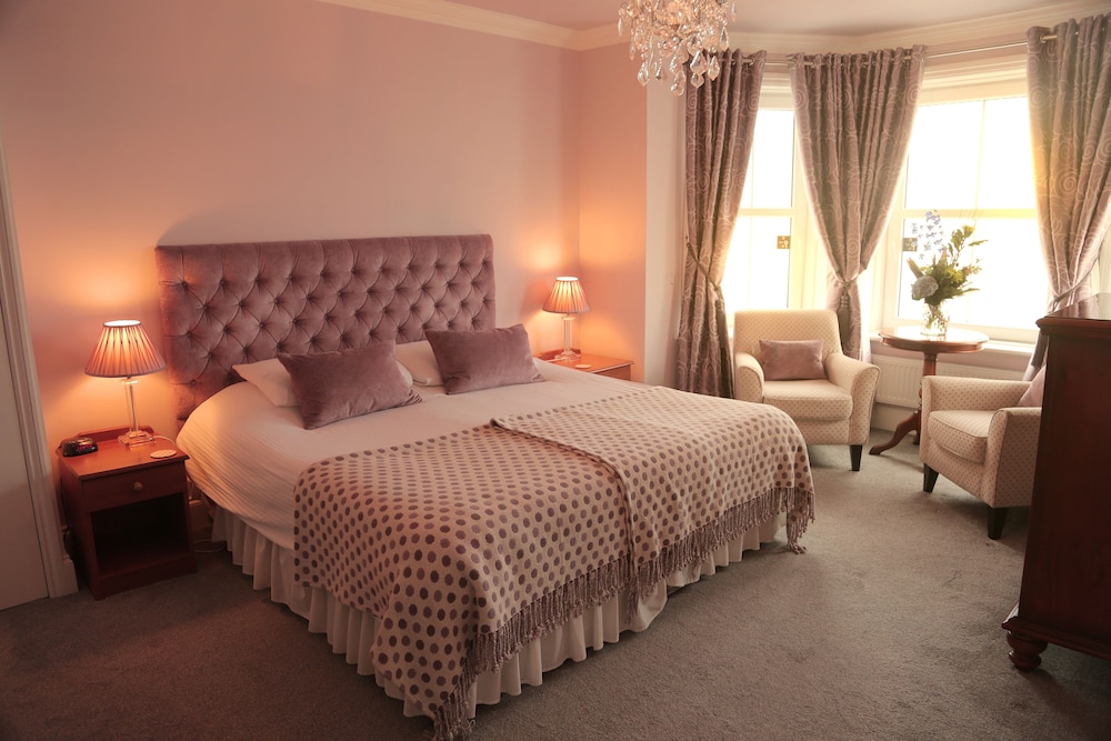 East Beach Hotel 13/54