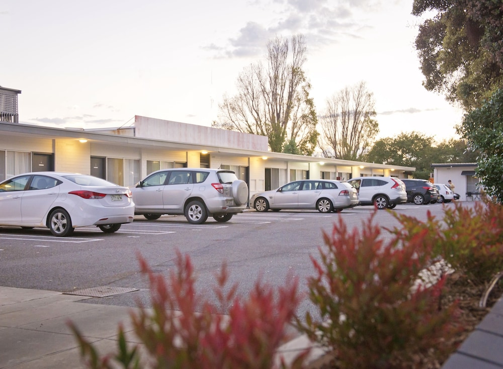 VICTOR HARBOR CITY INN 55/63