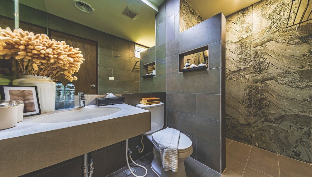 Bhava Residence 45/46