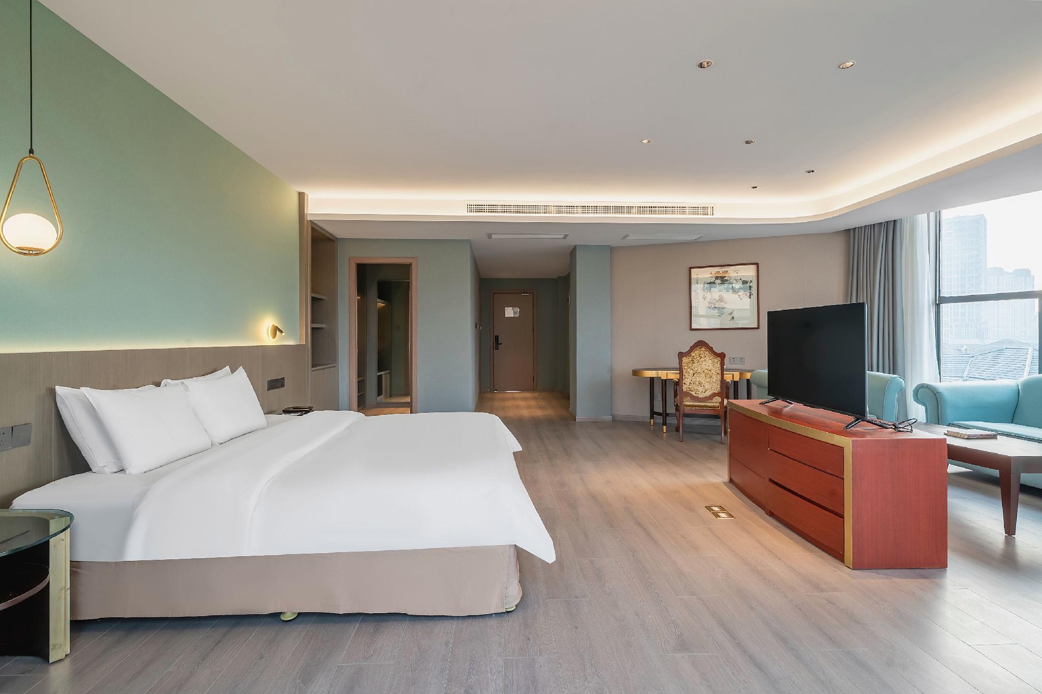 Ramada Plaza Wuxi 6/19