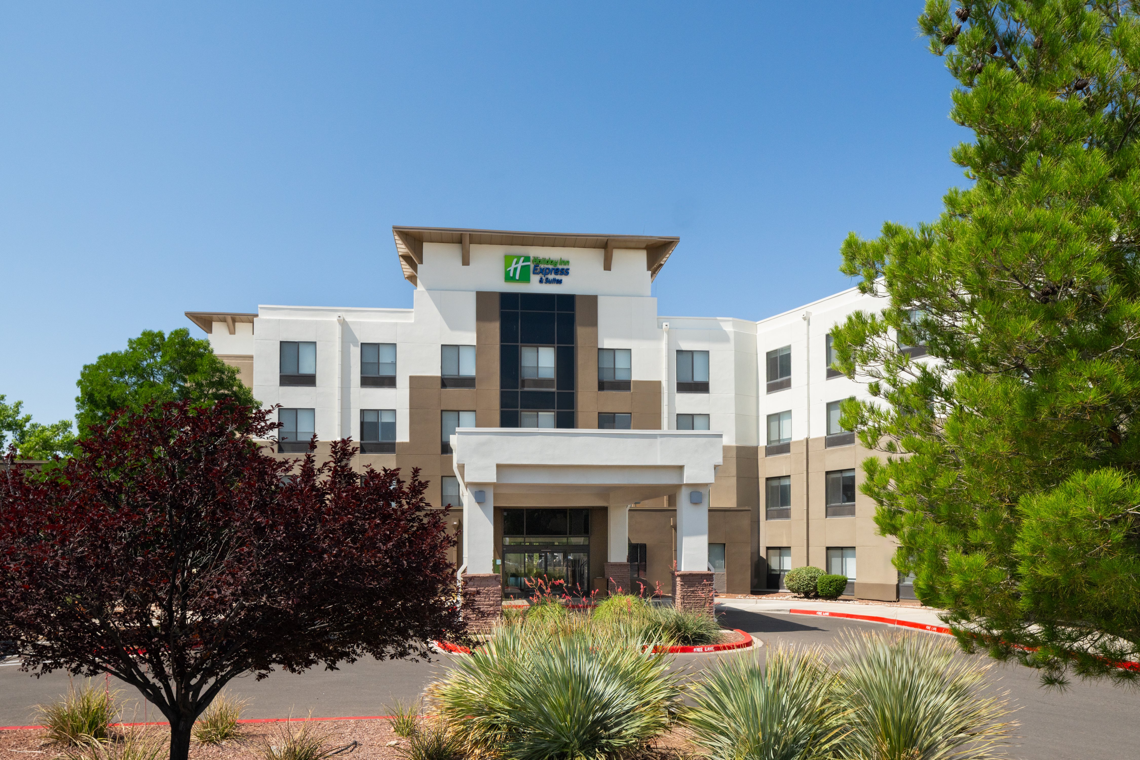 Holiday Inn Express Hotel and Suites Albuquerque Historic Old Town 4/73