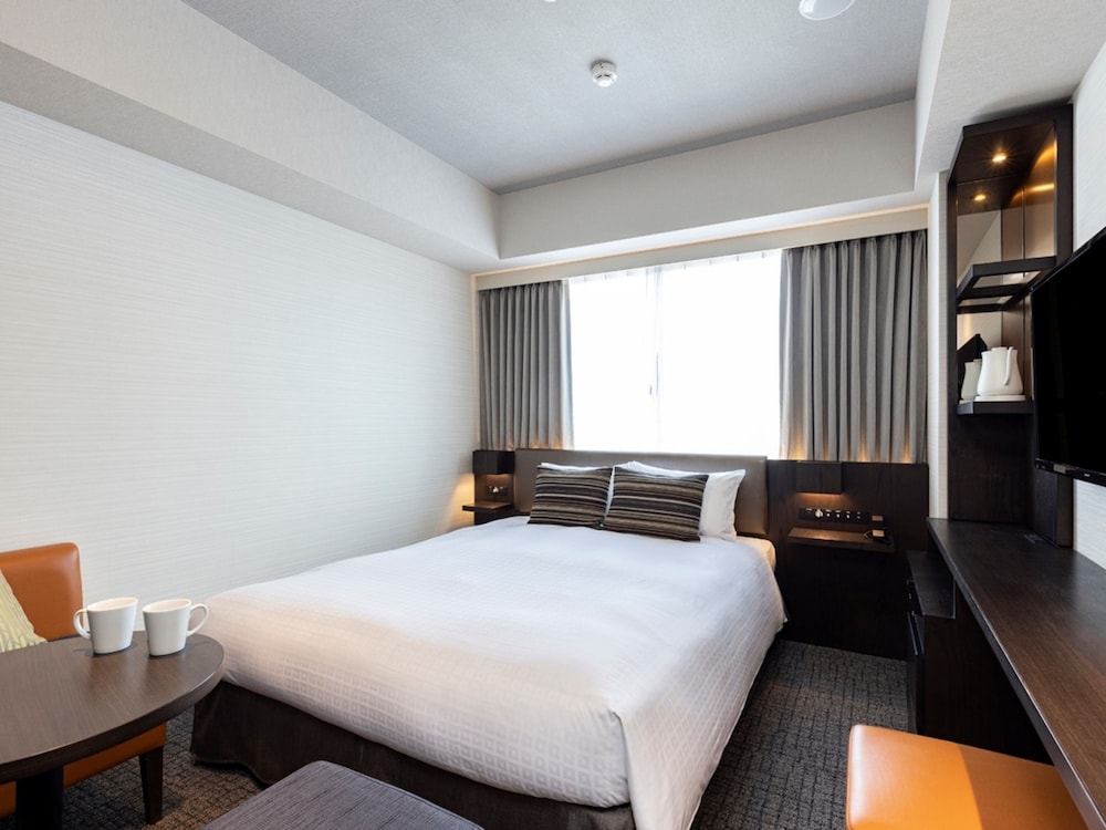 MODERATE, DOUBLE BED, LAUNDRY