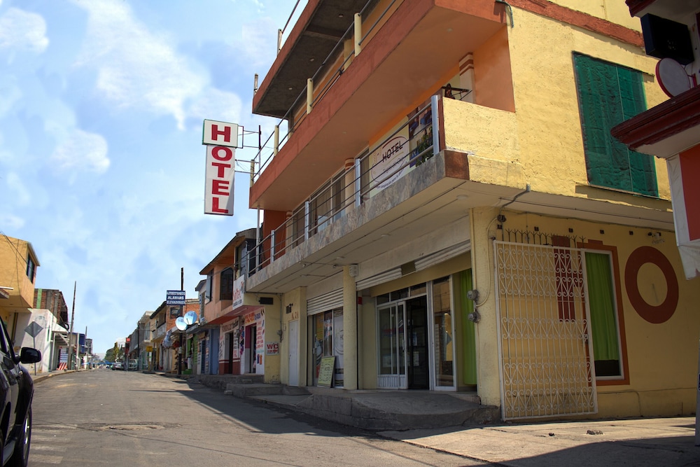 OYO Hotel Trigos De Oro San Luis Teolocholco Park 36/42