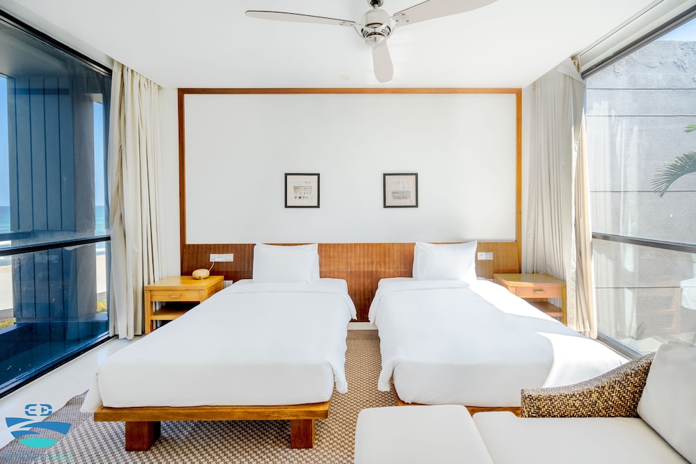 Beach front villa by Emblemsea in hyatt 7/50