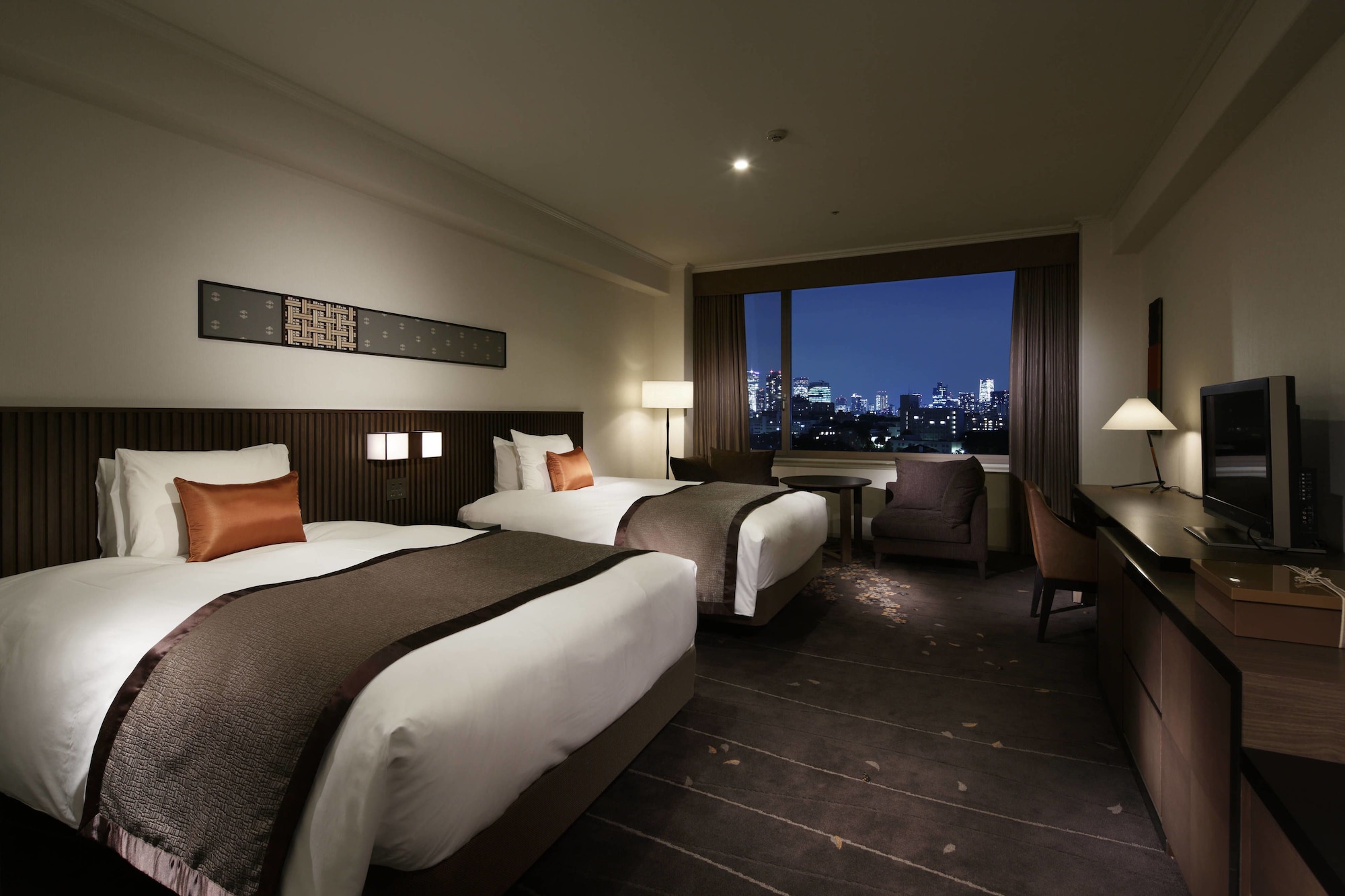 DELUXE, TWIN BEDS