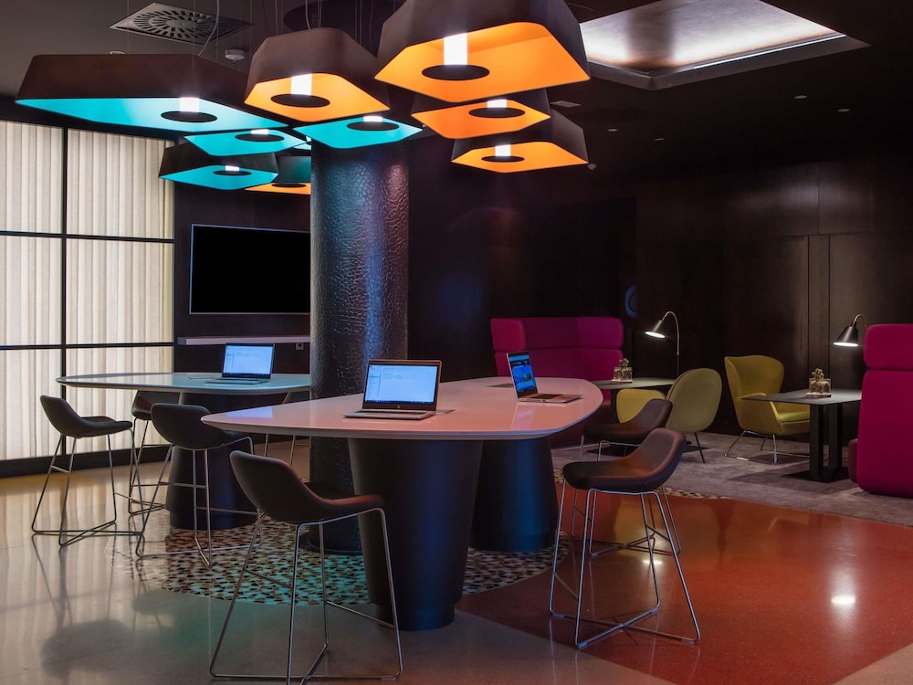 Novotel Barcelona Cornella Hotel 62/71