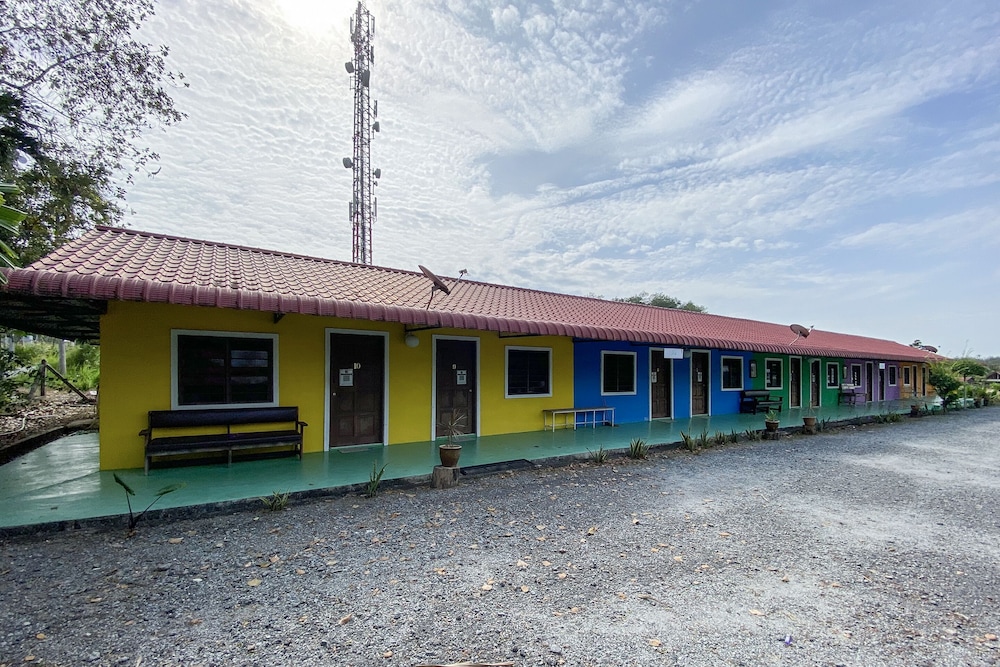 Capital O 90168 Serambi Pelangi Chalet 2/30
